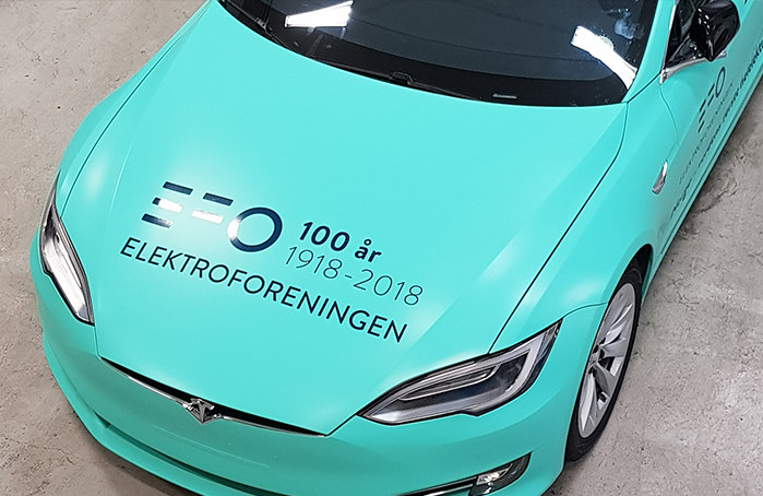 helfoliering vinyl wrap heldekor tesla model s dekor bildekor foliering Avery 3M Oracal elektroforeningen